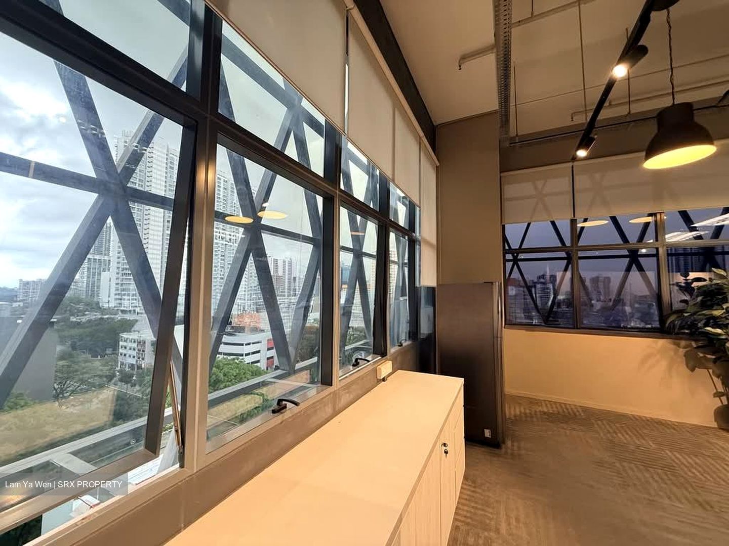 Ct Hub 2 (D12), Office #558228091
